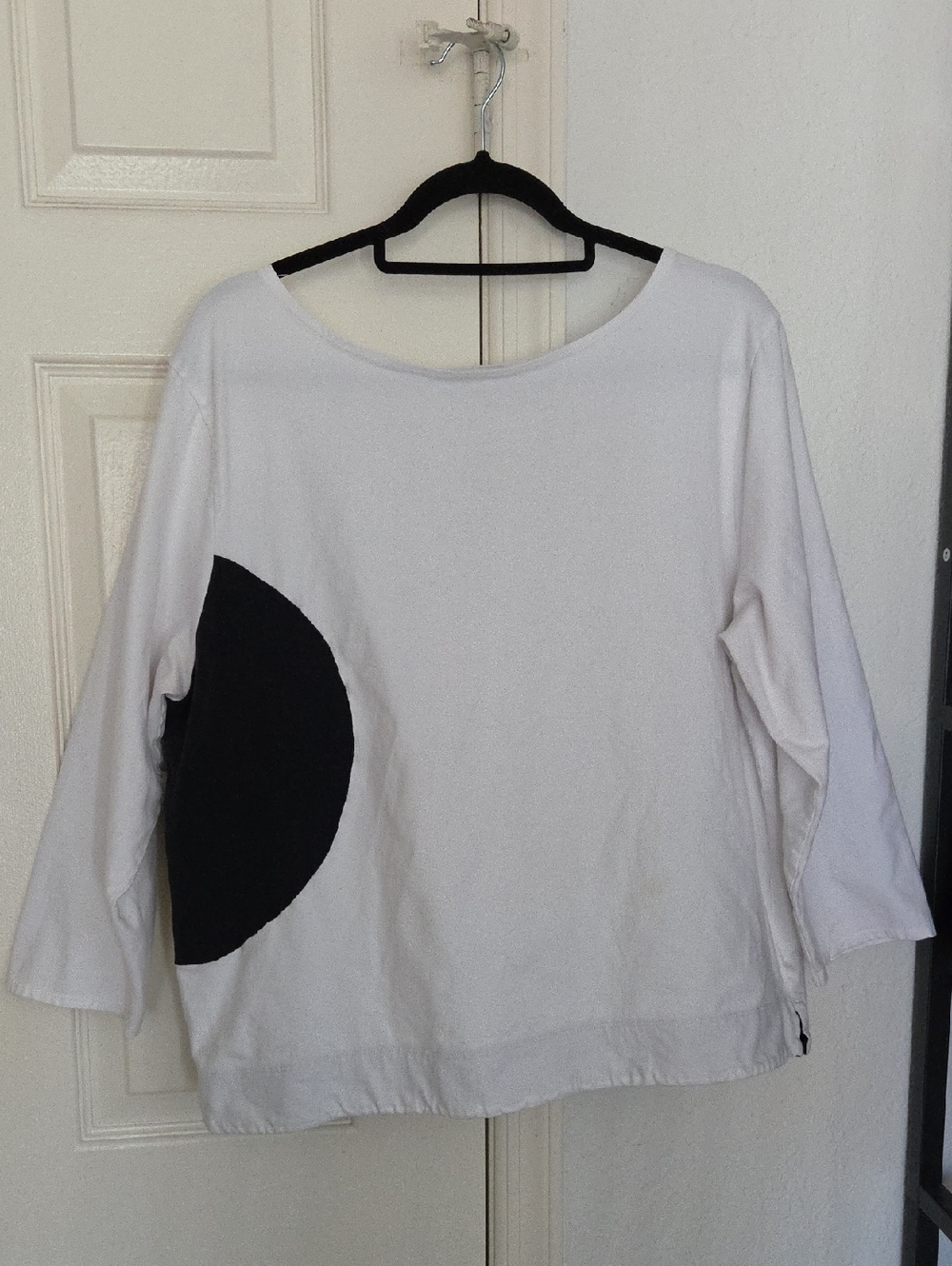 Michael Simon White Boxy Top W Black Half Circle XL